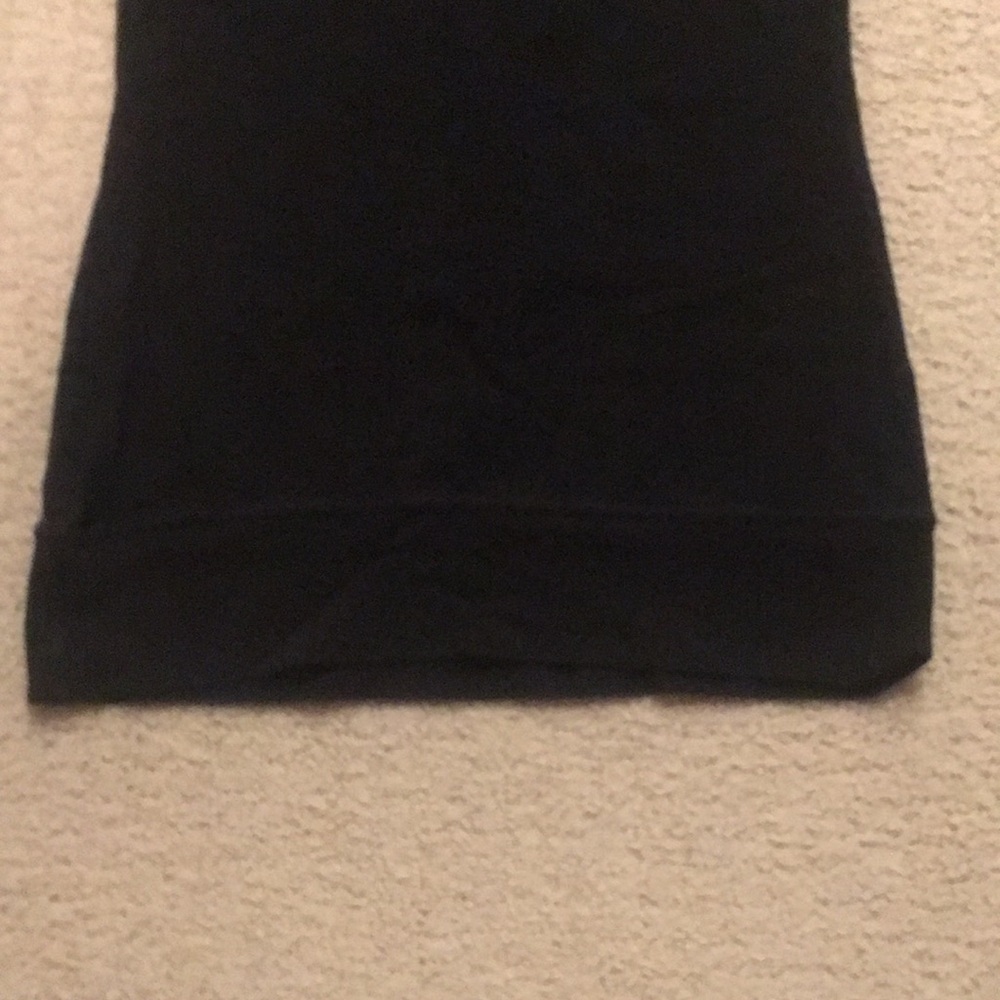 FREE WITH ANY PURCHASE 🔥 Cotton Blend Black Tank Top - Picture 6 of 8